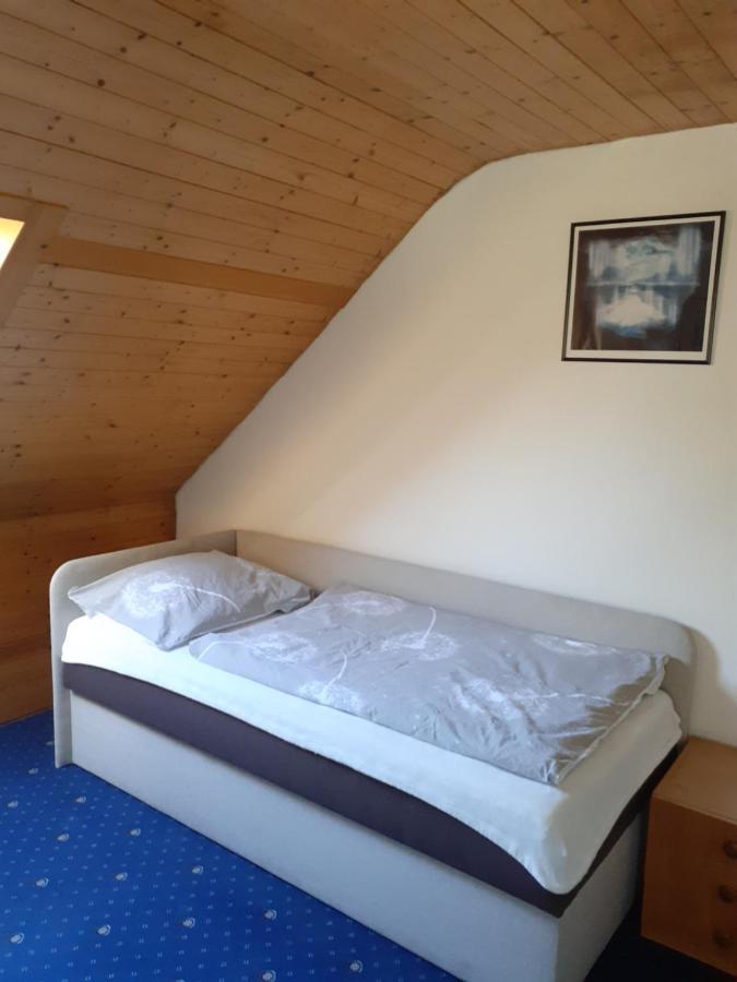 Rd Cerncin Bucovice Apartment Екстериор снимка